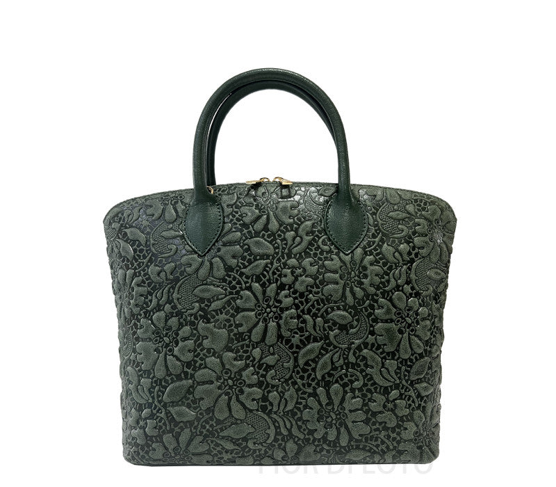 Rear view of the Black Fior handbag by Fior di Loto, showcasing clean lines and Italian leather craftsmanship.