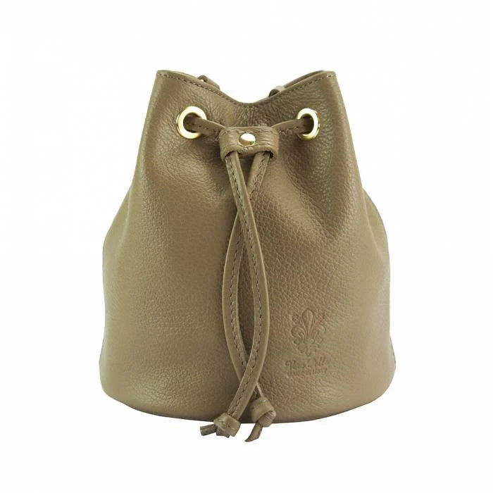 Front view of the Fior di Loto Ilaria Italian leather taupe shoulder bag with chain strap, handmade in Italy.