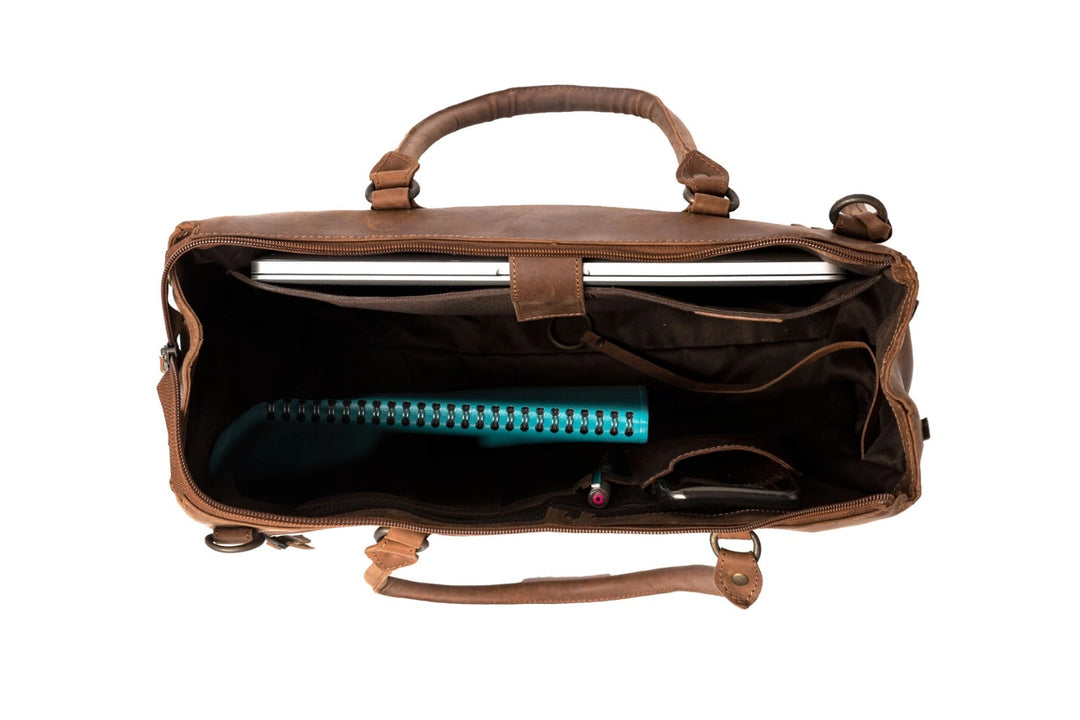 Inside of large leather handbag – spacious compartments and lined interior and Zipper