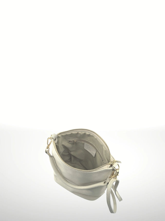 Interior of Istelia Italian leather handbag with zip pocket and fabric lining