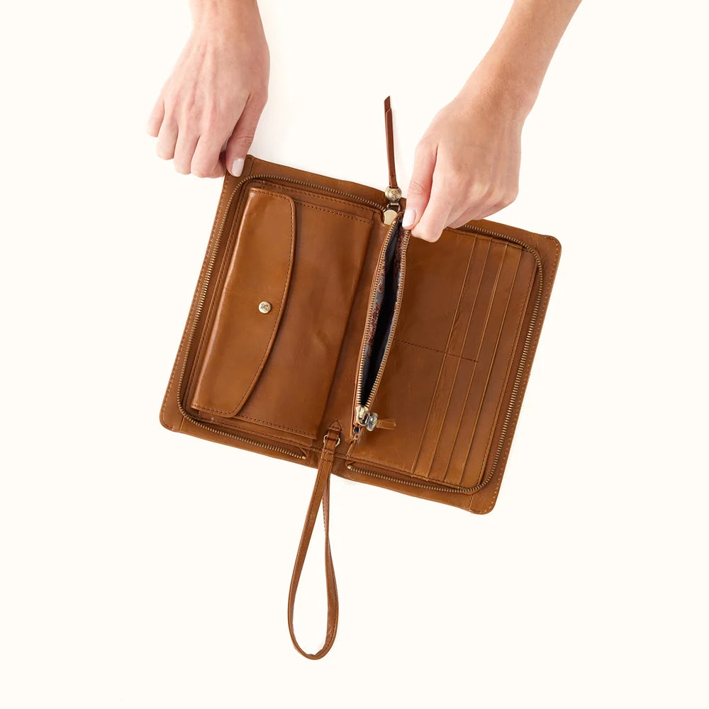 HOBO Evolve Leather Clutch with Wristlet-Truffle
